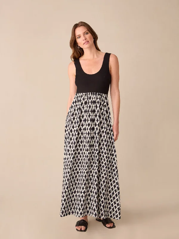 Petite Mono Geo Print Maxi Dress Stylish V-Neck Maxi Dress