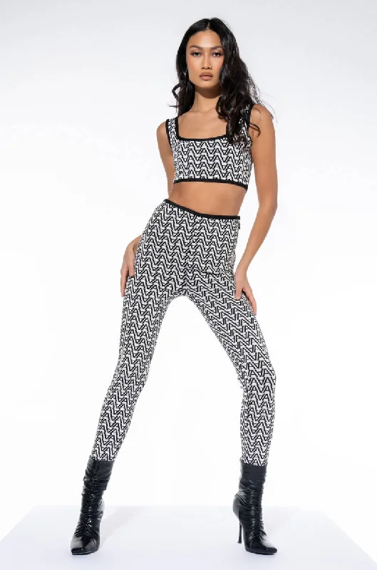 OFF DUTY GEOMETRIC LEGGING Comfortable Leggings with Pockets