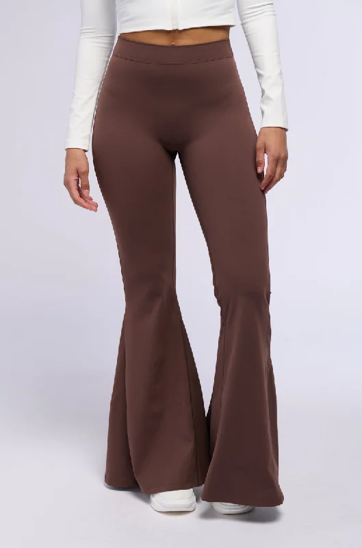 ON THE RUN RUCHED BACK FLARE LEGGING IN BROWN Comfortable Ribbed Waistband Leggings