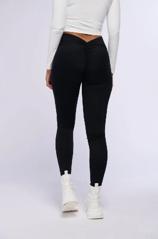 ON THE RUN RUCHED LEGGING IN BLACK Comfortable Bootcut Workout Leggings