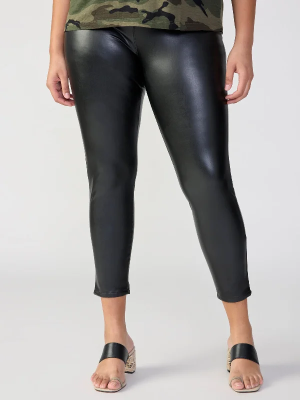 Runway High Rise Legging Slick Black Inclusive Collection Stylish Patterned Active Leggings