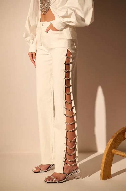 COVERED IN DIAMONDS RELAXED JEANS IN WHITE Casual Straight-Leg Jeans