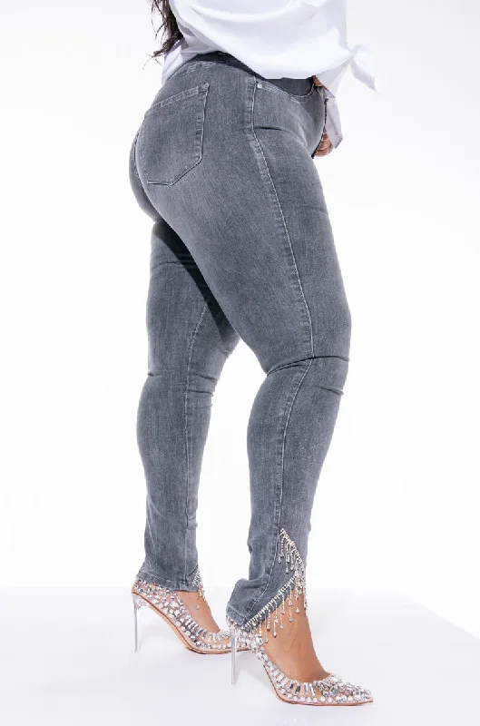 EXTREME STRETCH HIGH RISE SKINNY JEANS RHINESTONE Fashionable Frayed Hem Denim