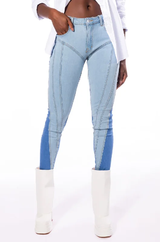 MAKE YOUR MOVE LOW RISE SKINNY JEANS Comfortable Straight-Legged Denim