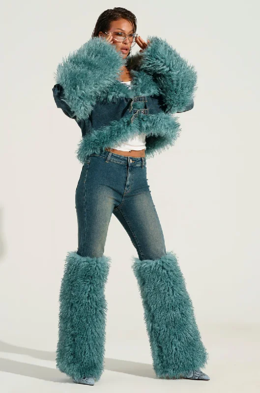 SIT PRETTY FUR TRIM JEANS IN BLUE DENIM Stylish Plus Size Denim Jeans