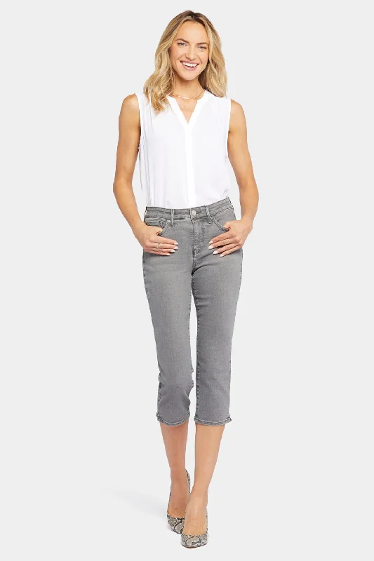 Slim Straight Crop Jeans - Palmas Elegant High-Waisted Flared Jeans