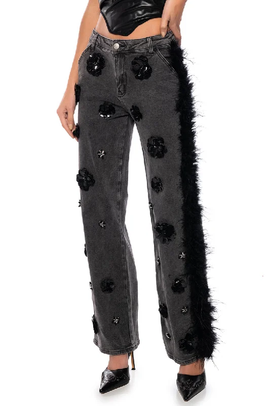 VELVET ROSES APPLIQUE FEATHERED JEANS Fashionable Jeggings Style Jeans